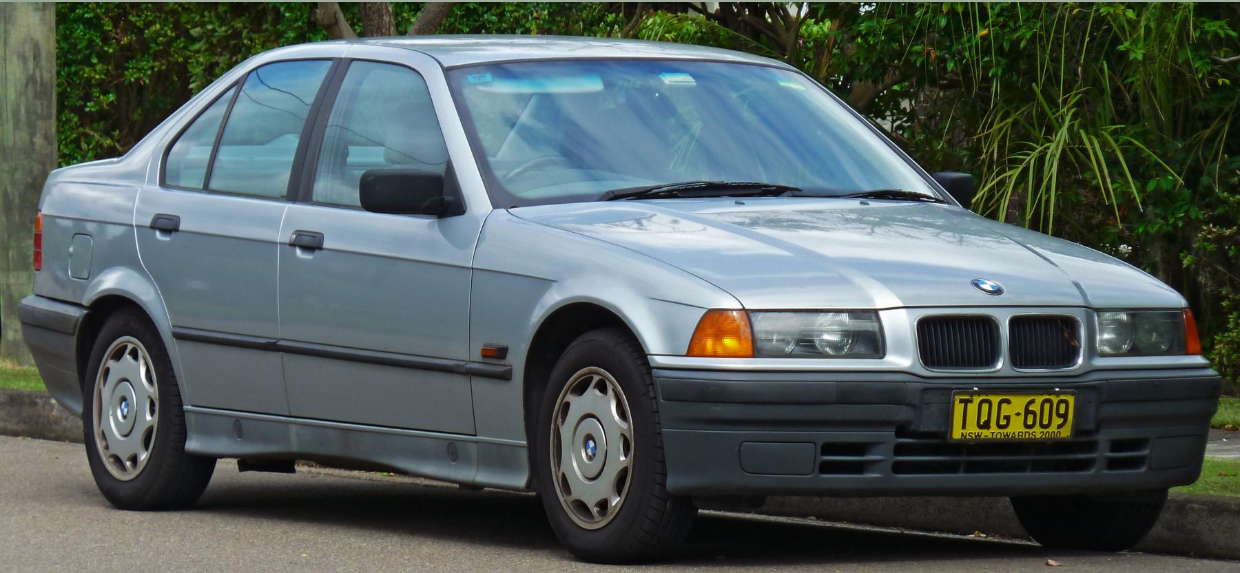 1991-1996_BMW_318i_(E36)_sedan_(2011-04-02)_01.jpg