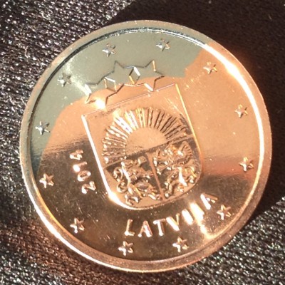 2 цента Латвия - брак плакиовки. Фото 2.jpg