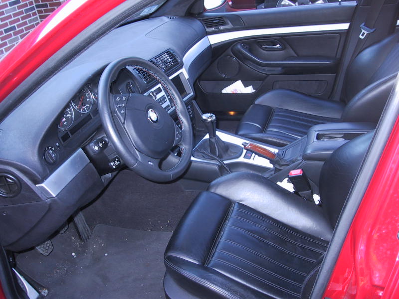 2000-E39-M5-Interior.jpg