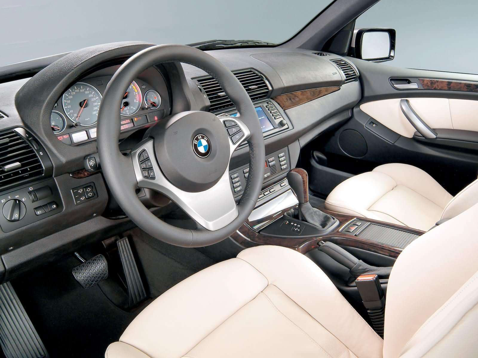 2004 BMW X5 4.8is interior.jpg