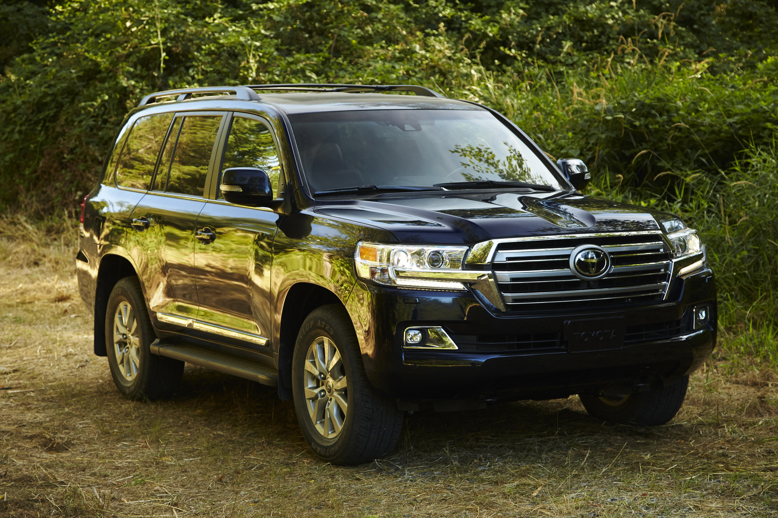 2016-Toyota-Land-Cruiser-11.jpg