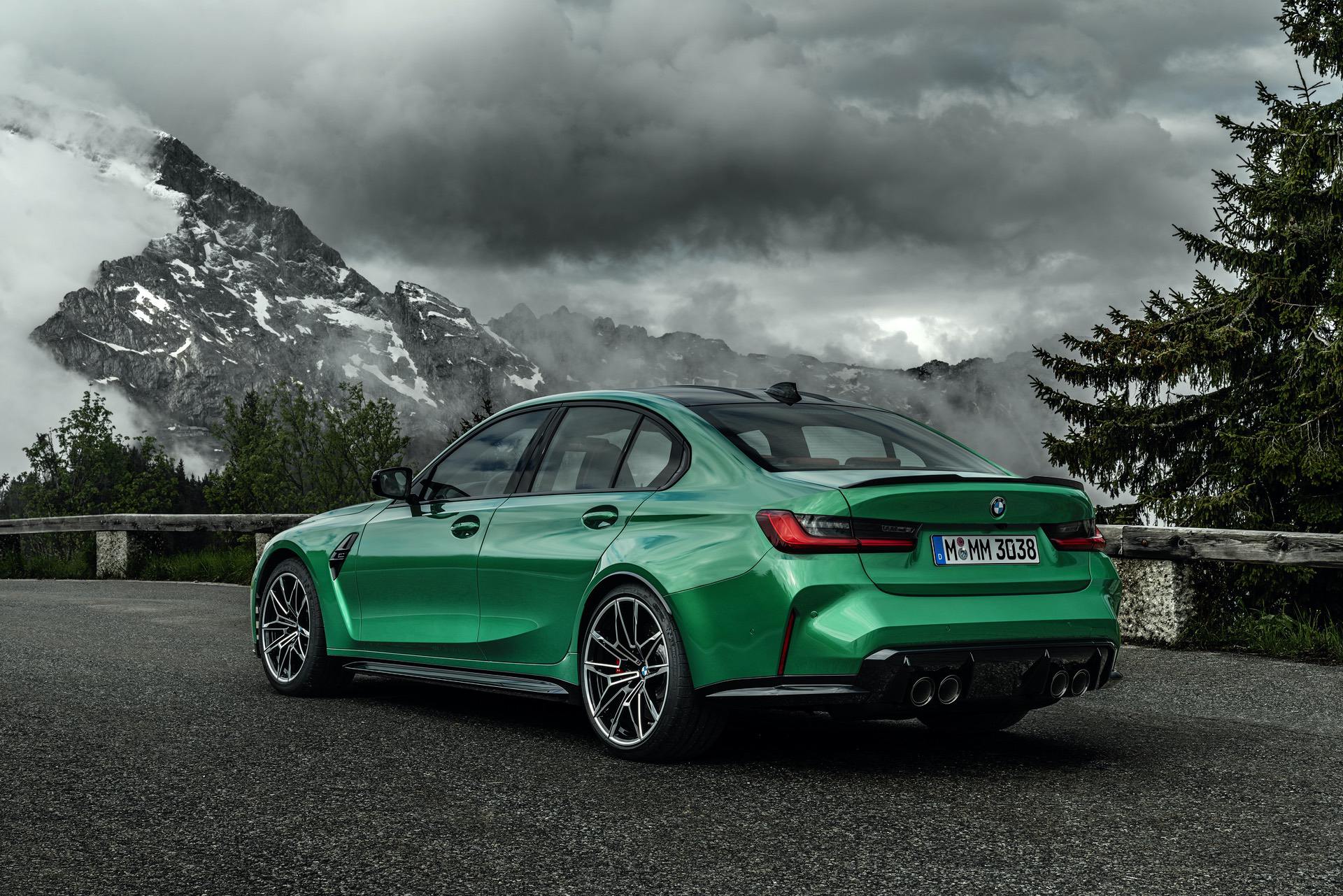 2021-bmw-m3-competition-exterior-03.jpg