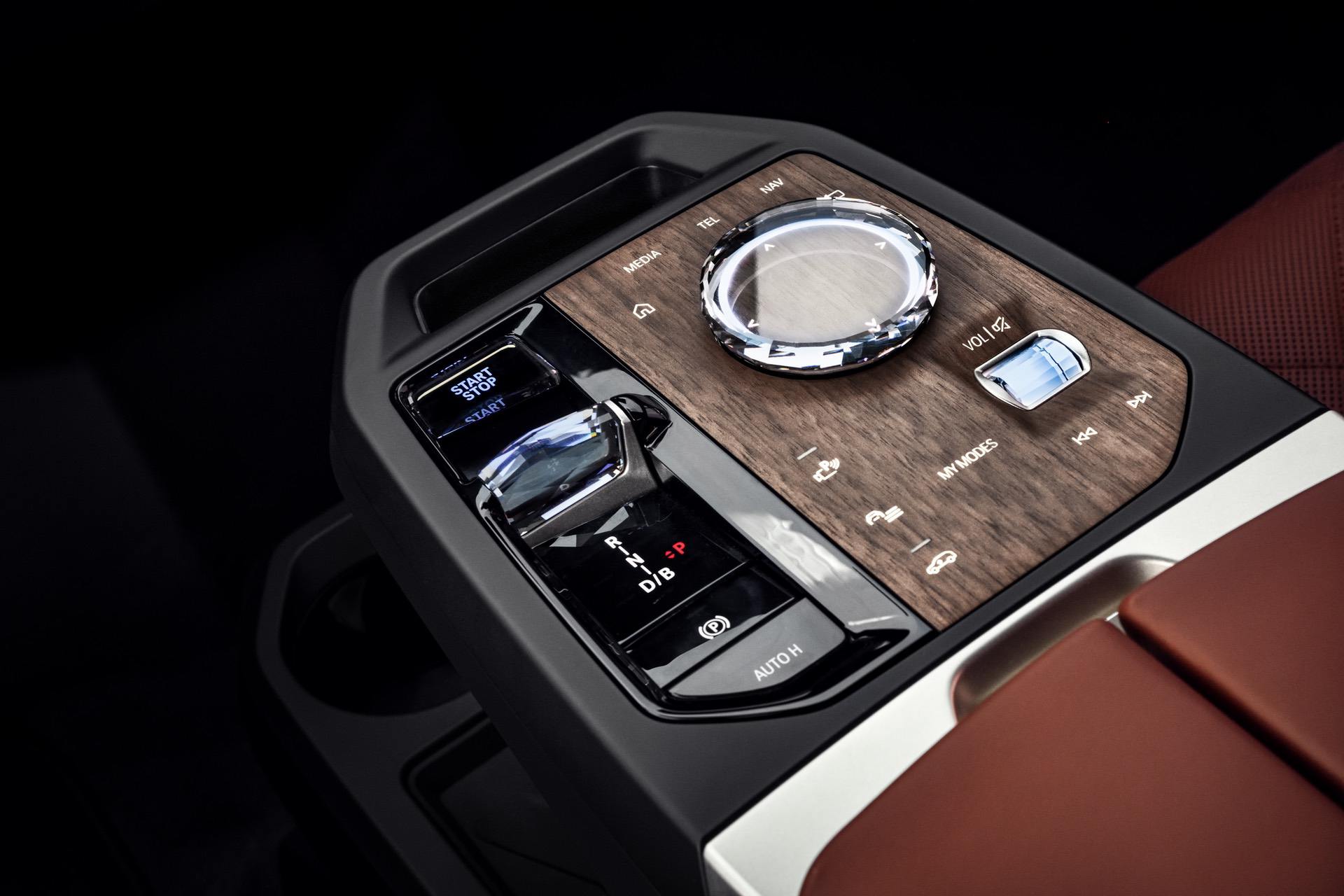 2022-bmw-ix-interior-23.jpg