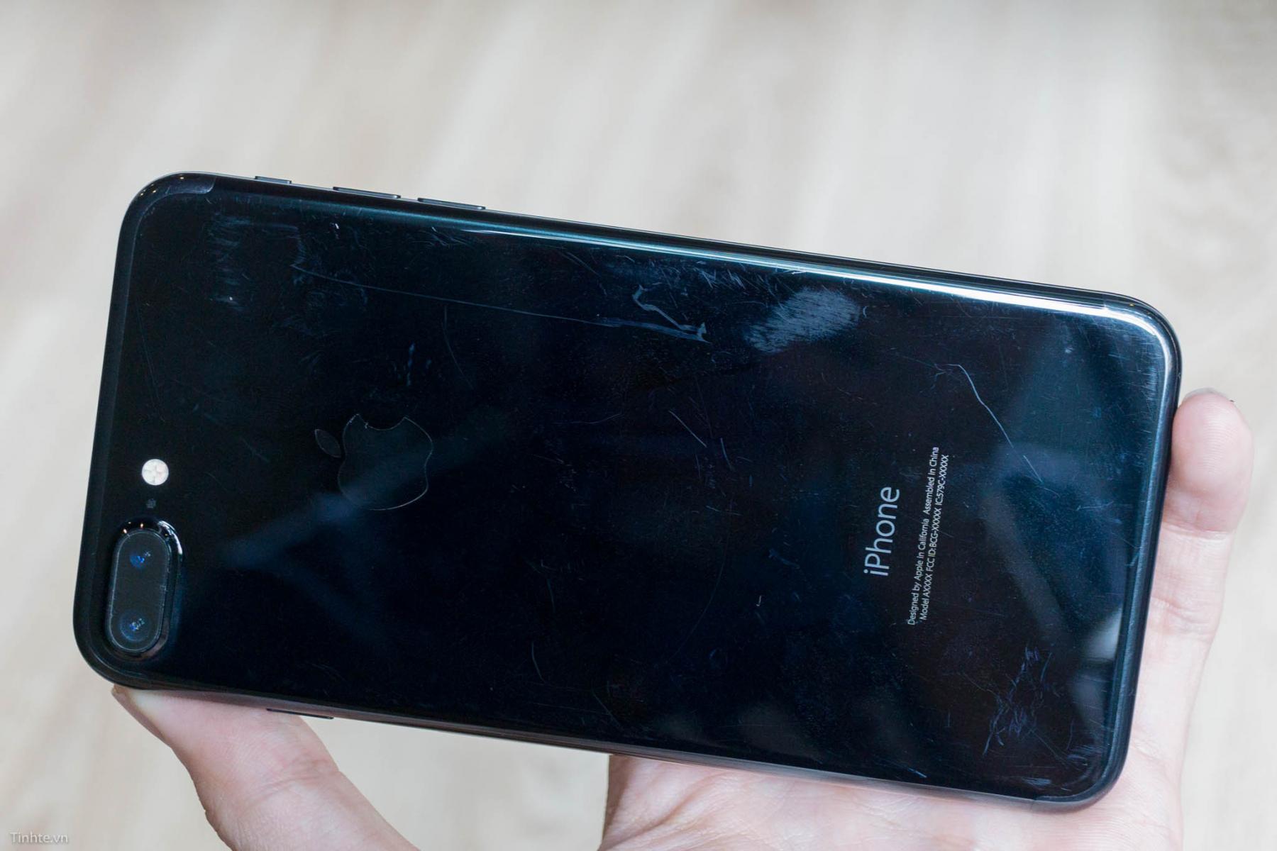 3868680_iphone-7-black-tinhte-13.jpg