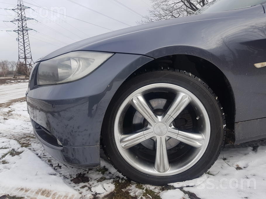 bmw-320-25168959.800.jpg