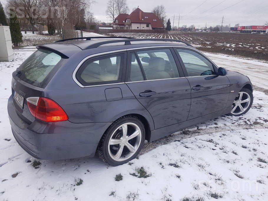 bmw-320-25168963.800.jpg