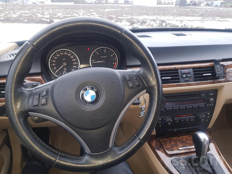 bmw-320-25168966.800.jpg