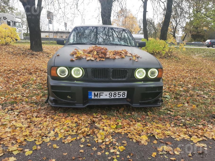 bmw-520-32275325.800.jpg