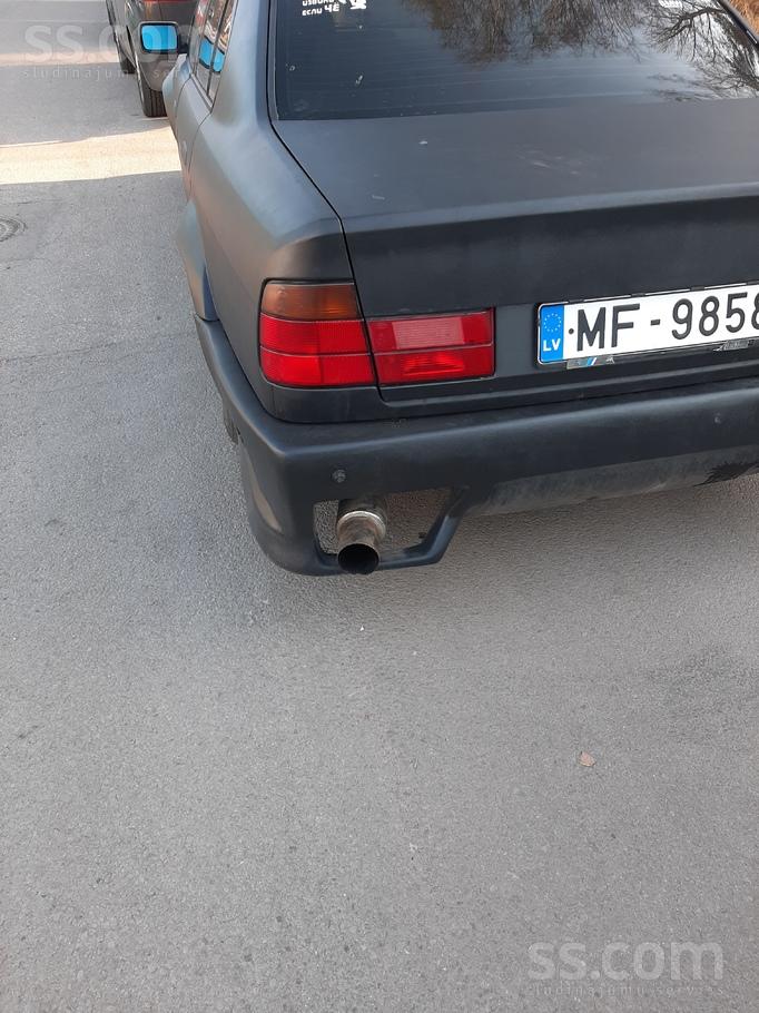 bmw-520-32275326.800.jpg