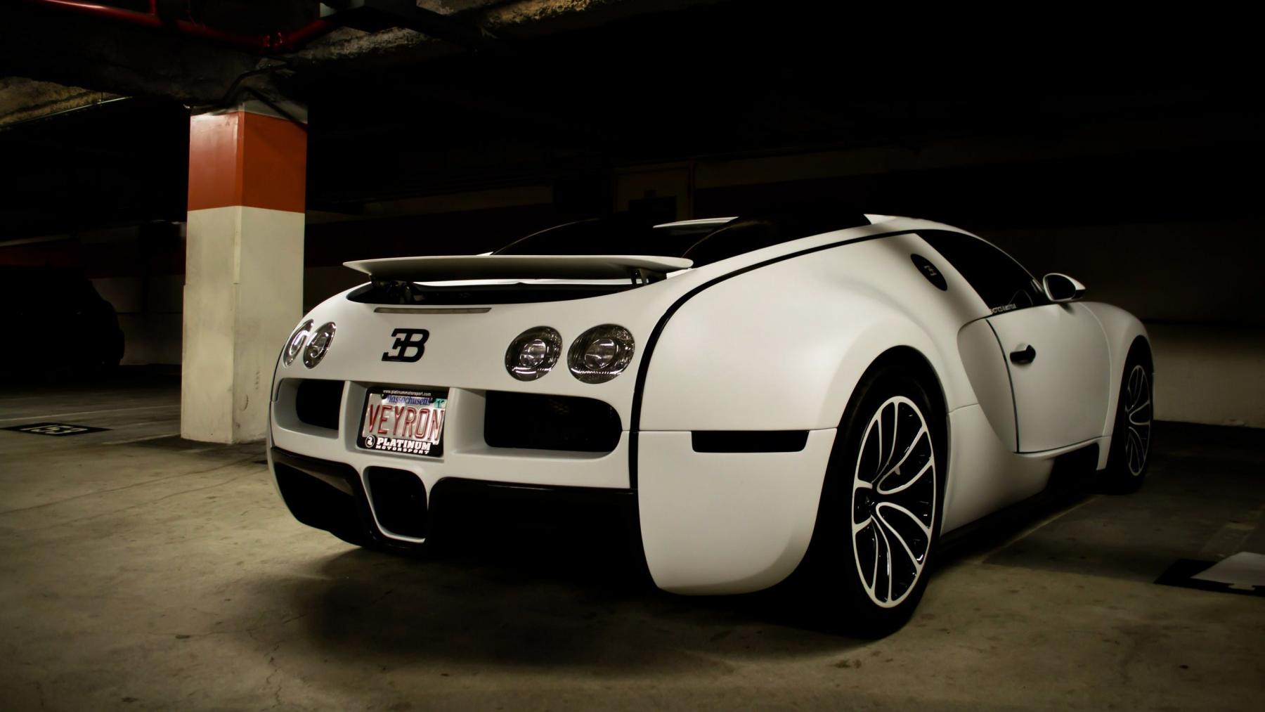 Bugatti Veyron 2560x1440 (98).jpg