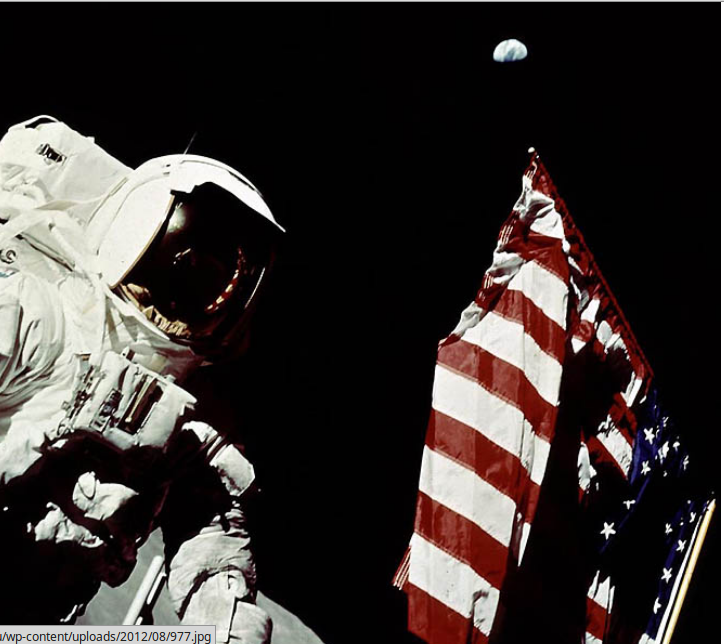 флаг на поверхности Луны, 1972 г.png