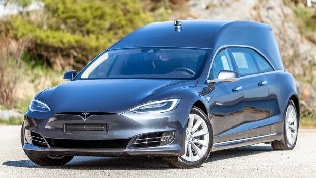karmoy-bilsenter-pagamintas-tesla-katafalkas-5d9d9c1ab797a.jpg