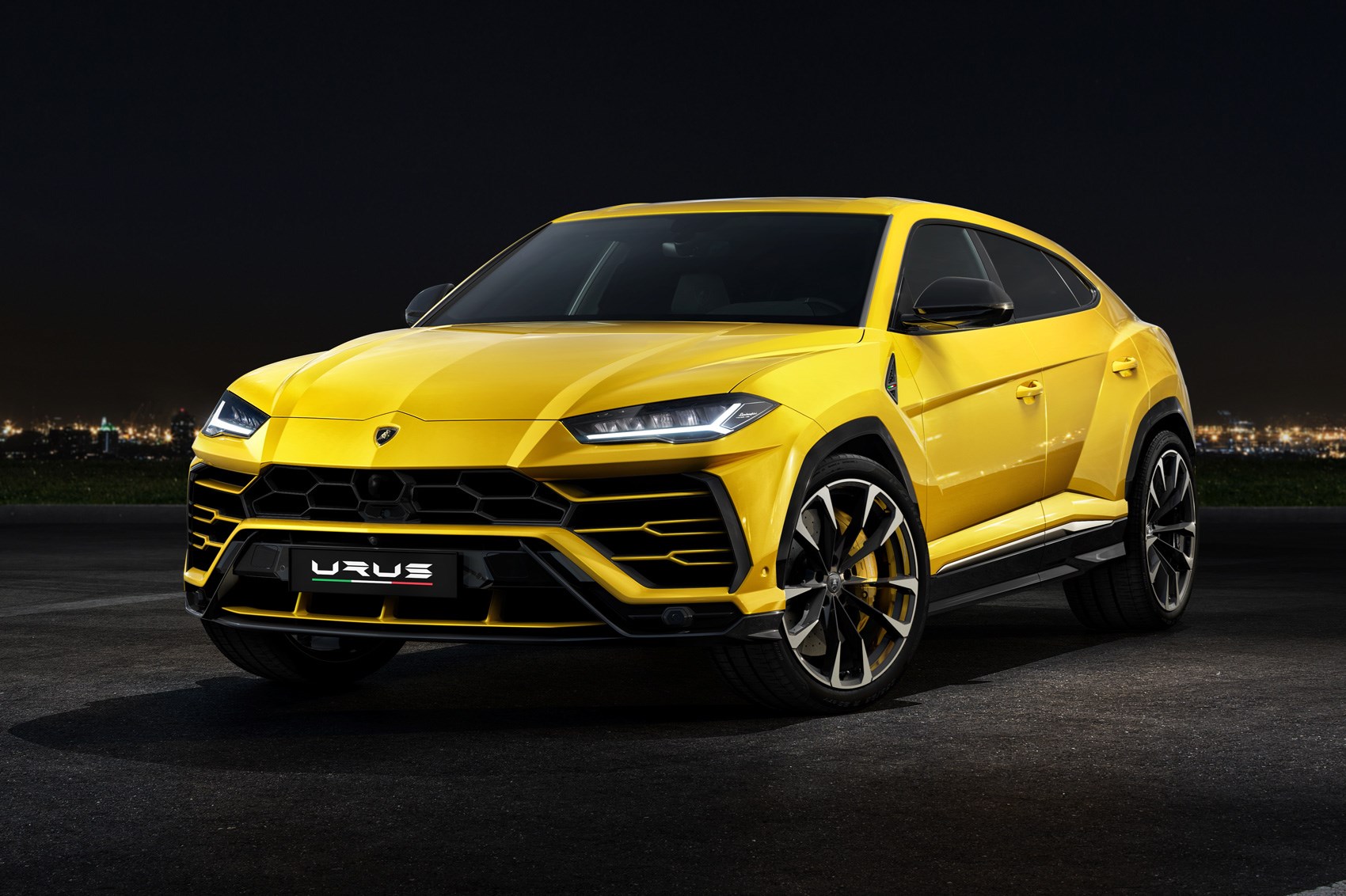 lambo_urus_050.jpg