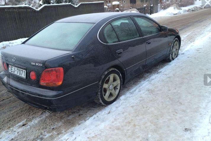 lexus2.JPG
