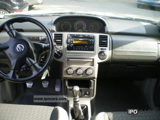 nissan__x_trail_2_2_dci_2004_11_lgw.jpg