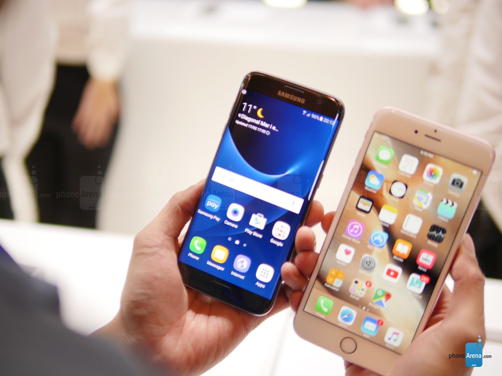Samsung-Galaxy-S7-edge-vs-Apple-iPhone-6s-Plus.jpg