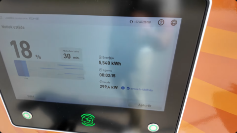 Screenshot 2026-09-30 at 10-01-46 1000km brauciens ar “XPeng P7 ” elektroauto - YouTube.png